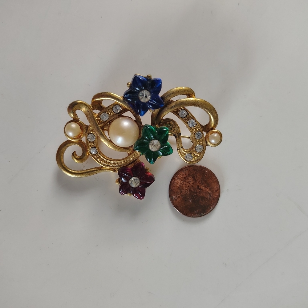 Elegant Gold Floral Brooch with Multicolor Accents - Picture 4 of 12